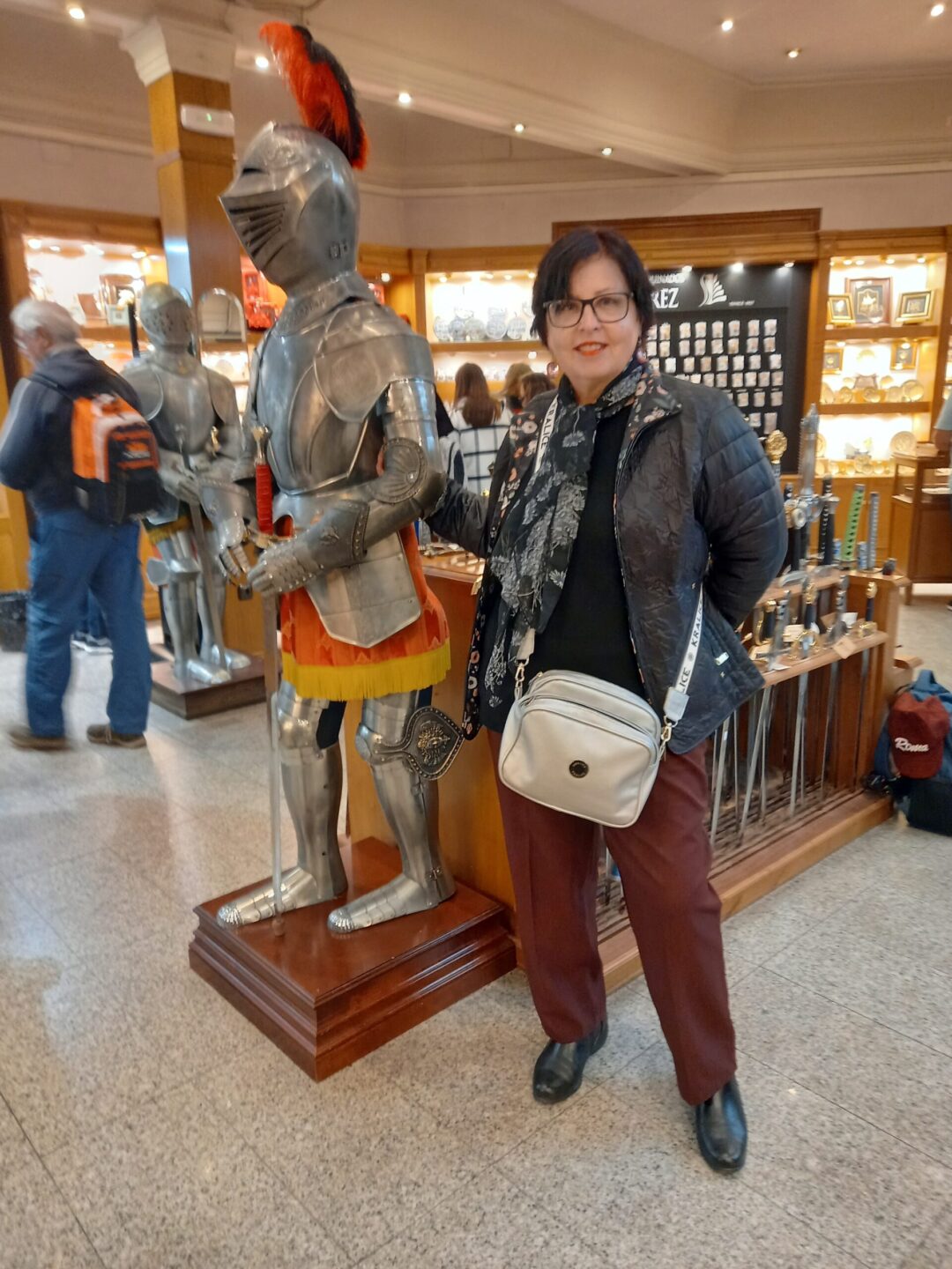 acompañando al caballero armado