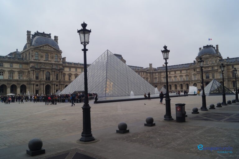 PIRAMIDE LOUVRE