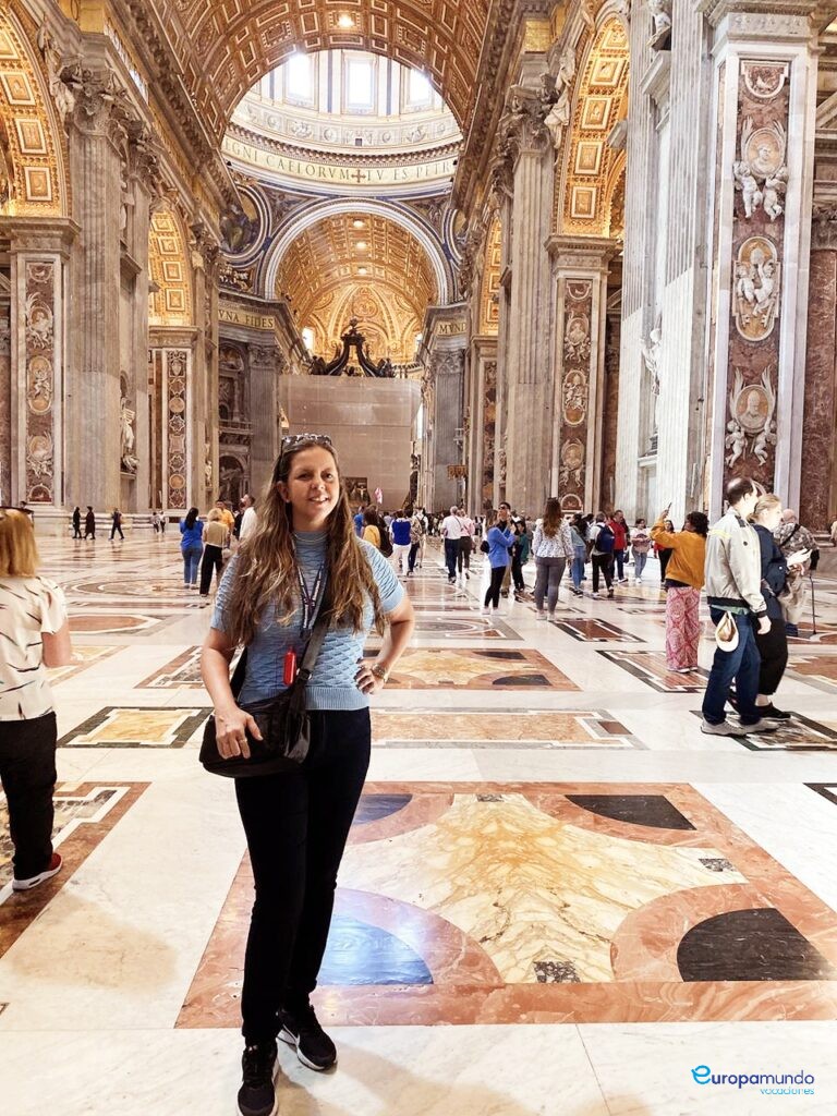 No Vaticano, basílica de São Pedro.