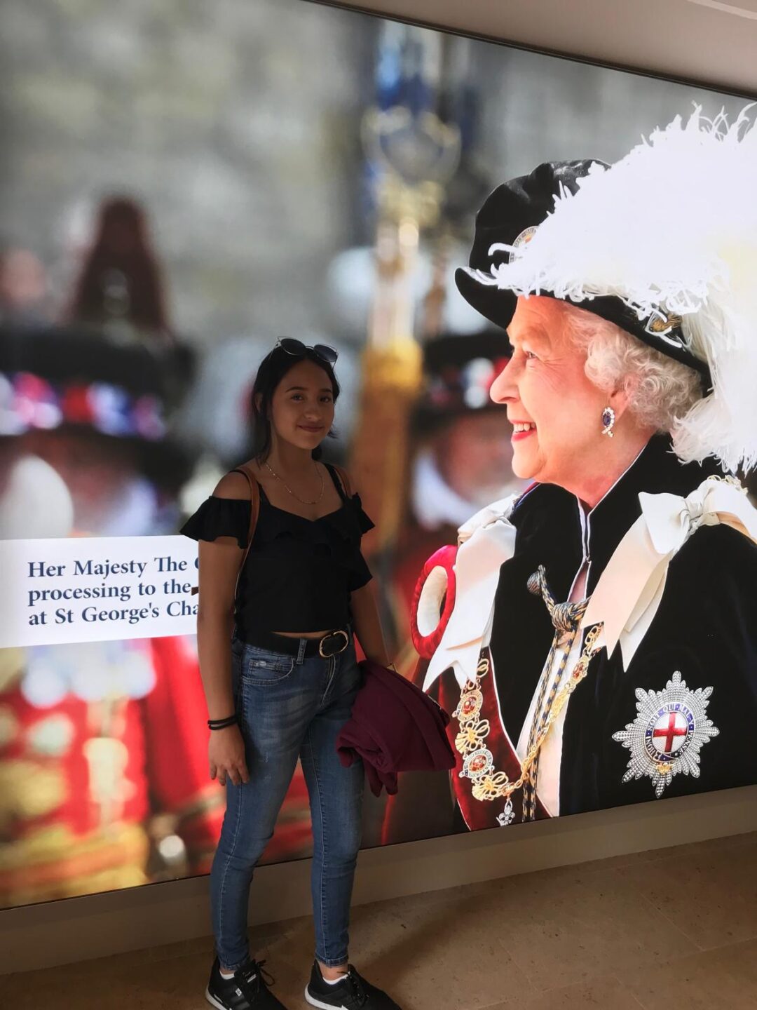 Nuesta Majestad La Reina Isabel