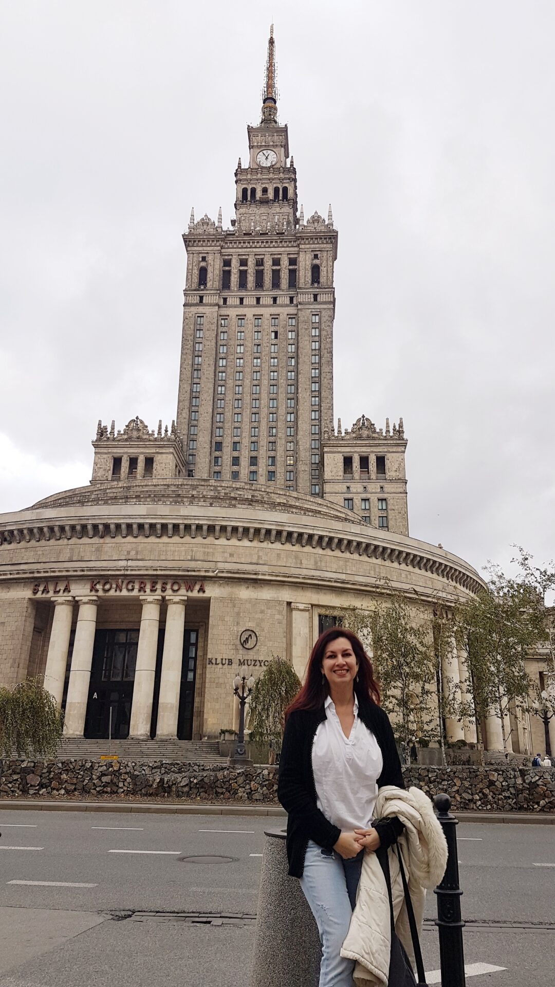 Nuestra viajera @lauraescobar en la ciudad de Varsovia