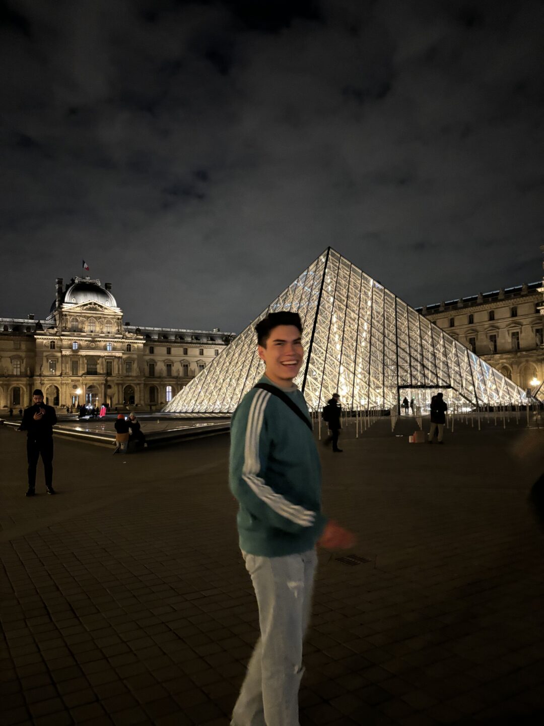 Piramide de Louvre