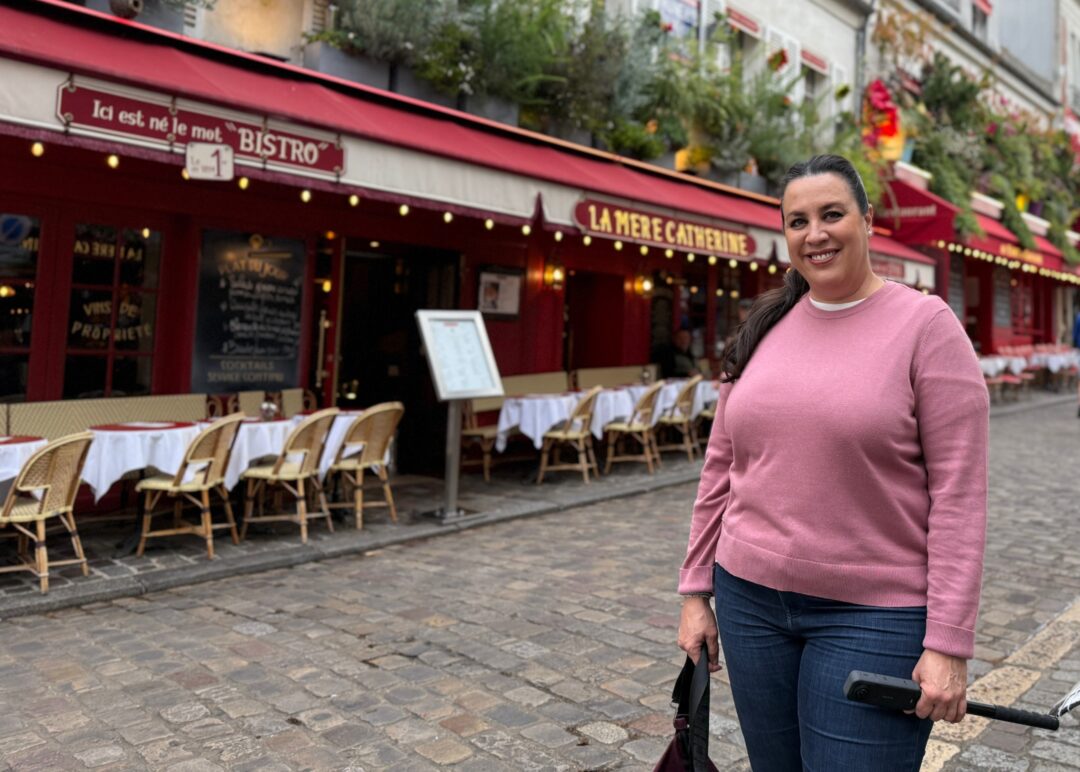 Plaza de los pintores y cafeterías en Montmartre.