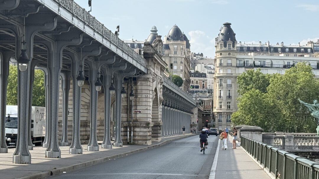 Puente Bir Hakeim