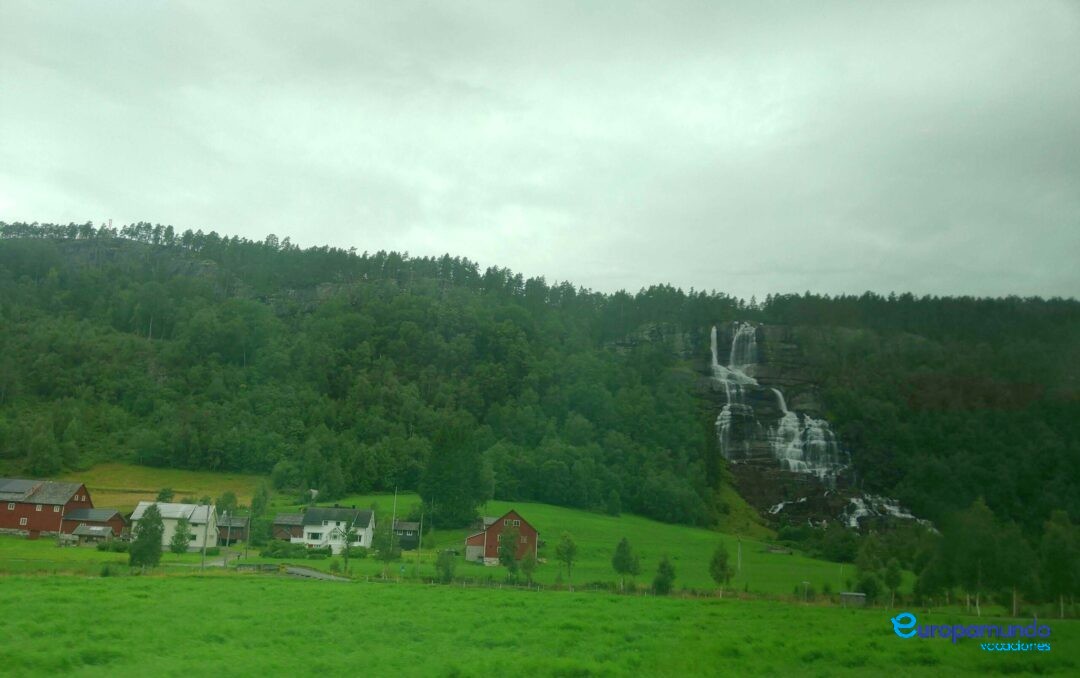 Skulestadmo, Noruega